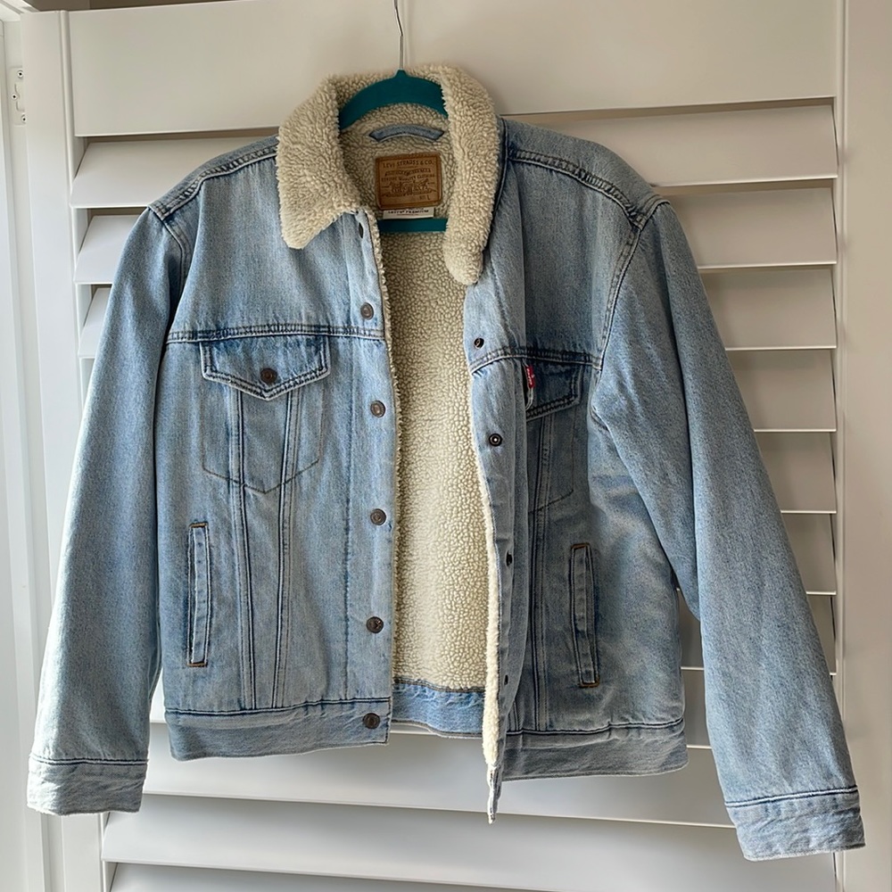levi’s sherpa lined light jean jacket L NWOT